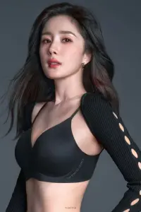 Фото Ян Мі (Yang Mi)