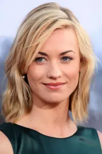 Фото Івонн Страховскі (Yvonne Strahovski)