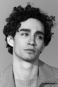 Фото Роберт Шихан (Robert Sheehan)