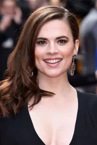 Фото Хейлі Етвелл (Hayley Atwell)