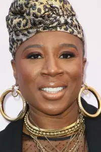 Фото Айша Хайндс (Aisha Hinds)