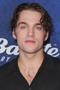 Фото Ділан Спрейберрі (Dylan Sprayberry)