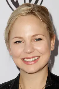 Фото Аделаїда Клеменс (Adelaide Clemens)