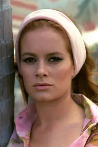 Фото Лучана Палуцці (Luciana Paluzzi)