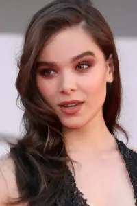 Фото Хейлі Стайнфельд (Hailee Steinfeld)