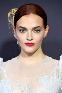 Фото Мадлен Брюер (Madeline Brewer)