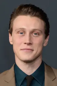 Фото Джордж Маккей (George MacKay)