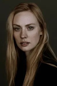 Фото Дебора Енн Волл (Deborah Ann Woll)