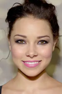 Фото Джессіка Паркер Кеннеді (Jessica Parker Kennedy)