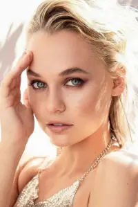 Фото Медісон Айзман (Madison Iseman)