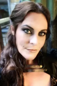 Фото  (Floor Jansen)