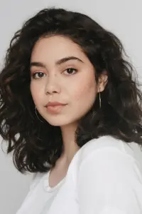 Фото Аулі Кравальо (Auli'i Cravalho)