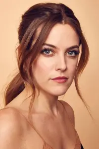 Фото Райлі Кіо (Riley Keough)