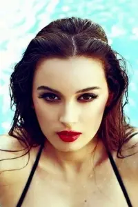 Фото  (Evelyn Sharma)