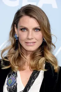 Фото Анджела Ліндвал (Angela Lindvall)