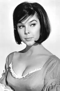 Фото Івонн Крейг (Yvonne Craig)