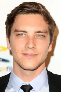 Фото  (Cody Fern)