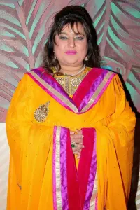 Фото  (Dolly Bindra)