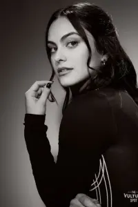 Фото Каміла Мендес (Camila Mendes)