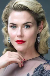 Фото Рейчел Тейлор (Rachael Taylor)