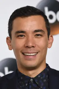 Фото  (Conrad Ricamora)