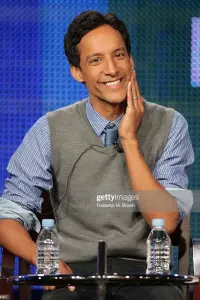 Фото Денні Пуді (Danny Pudi)