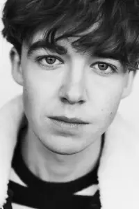 Фото Алекс Лотер (Alex Lawther)