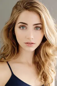 Фото  (Emily Rudd)