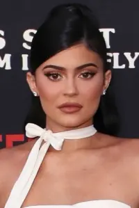 Фото  (Kylie Jenner)