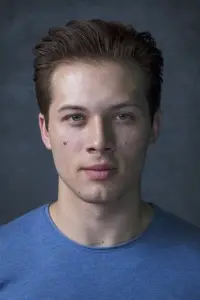 Фото Лео Говард (Leo Howard)