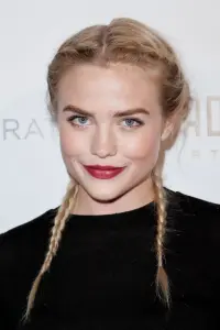 Фото Медді Хассон (Maddie Hasson)