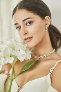 Фото  (Ananya Panday)