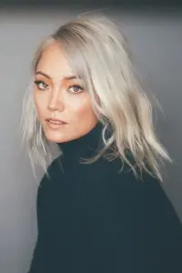 Фото Пом Клементьєв (Pom Klementieff)