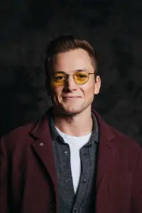 Фото Тарон Егертон (Taron Egerton)