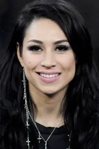 Фото  (Cassie Steele)