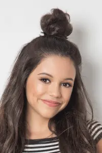 Фото Дженна Ортега (Jenna Ortega)