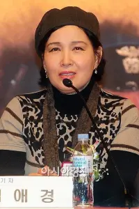 Фото  (Kim Ae-kyung)