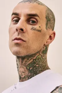 Фото  (Travis Barker)