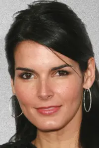 Фото Енджі Хармон (Angie Harmon)