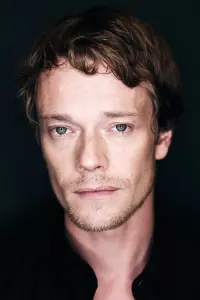 Фото Альфі Аллен (Alfie Allen)