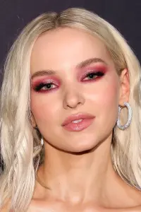 Фото Голуб Камерон (Dove Cameron)