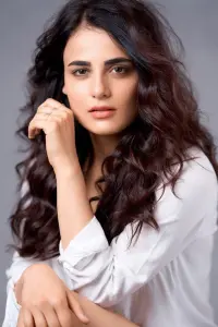 Фото  (Radhika Madan)