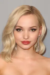 Фото Голуб Камерон (Dove Cameron)