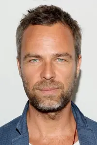 Фото JR Борн (JR Bourne)