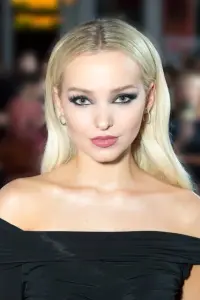 Фото Голуб Камерон (Dove Cameron)