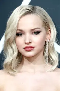 Фото Голуб Камерон (Dove Cameron)