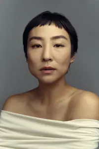 Фото Грета Лі (Greta Lee)