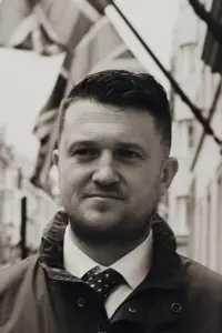 Фото  (Tommy Robinson)