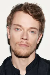 Фото Альфі Аллен (Alfie Allen)