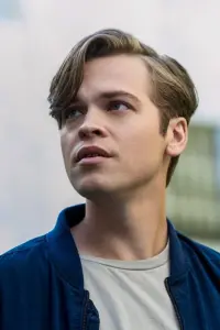 Фото Олександр Калверт (Alexander Calvert)